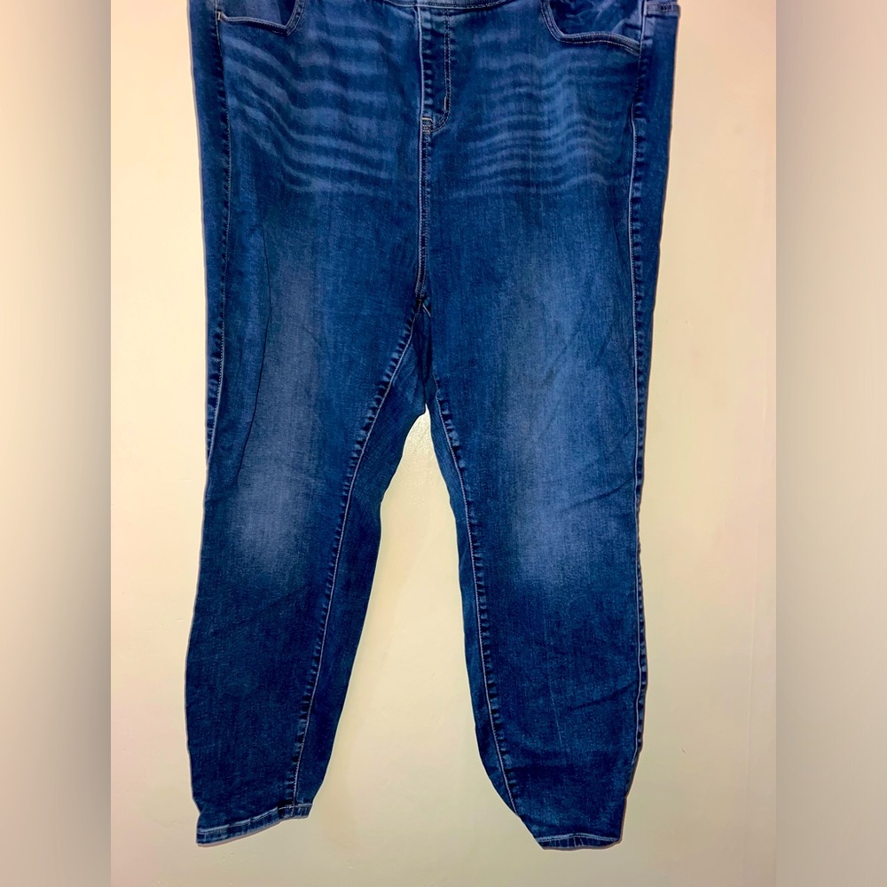 Torrid brand stretch jeggings. Size 4R.
